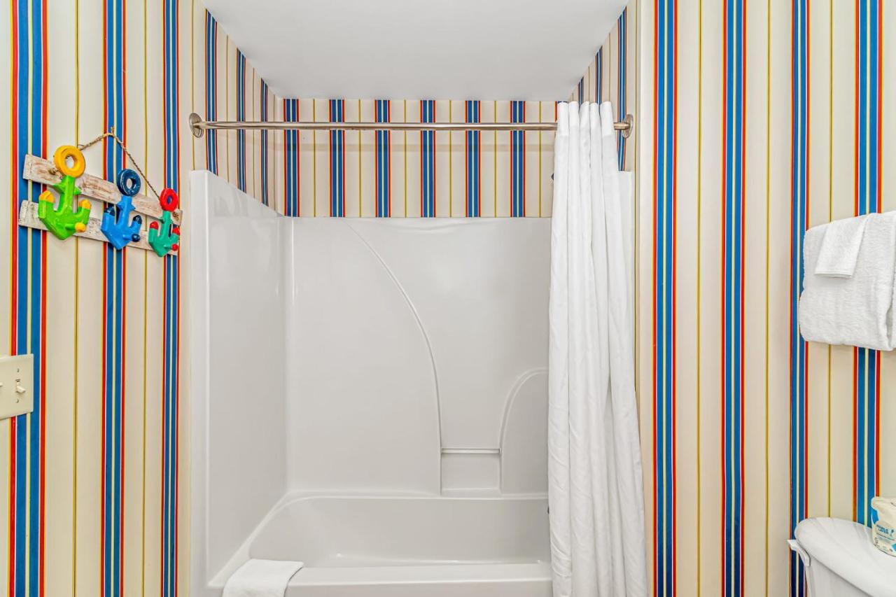 מירטל ביץ' Ocean Breeze Luxury Villas 3D, Nicely Updated! Across From The Ocean! Sleeps 18 ! חדר תמונה